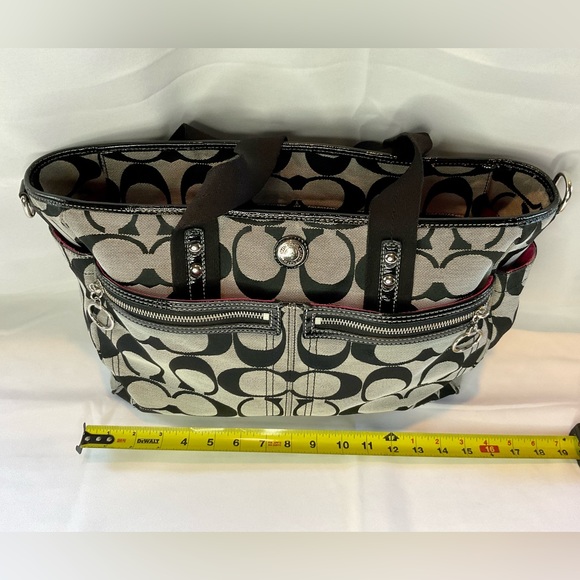 Authentic Coach diaper bag, black and gray with hot pink interior lining - Picture 4 of 16